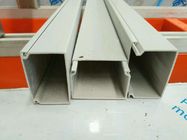 Máquina plástica de la protuberancia del perfil de la ventana del enlace del cable de alambre del techo del panel del PVC
